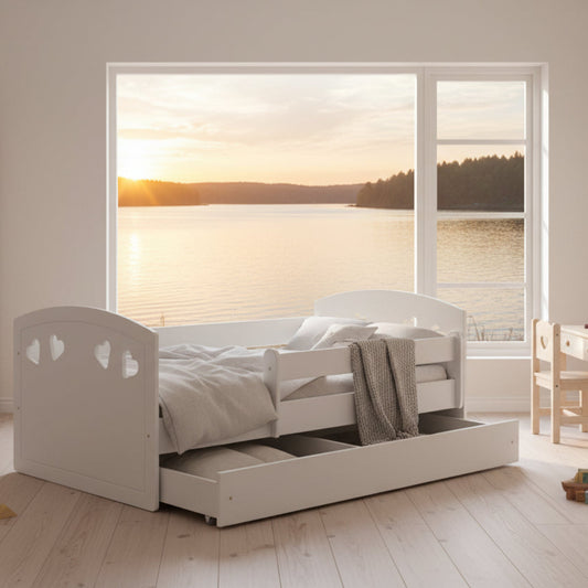 Säng Barnsäng JULIA – En trygg och tidlös sovplats (Flera varianter)