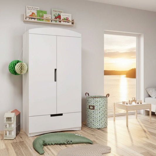 Garderob Garderob KLASSISK – Rymlig och tidlös klädförvaring i massivt trä (90 x 184 cm)