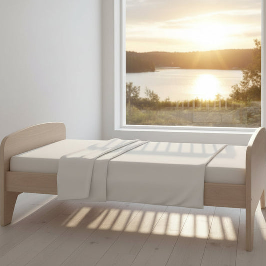 Underlakan Dra-på-lakan PASSA vit + brun – Mjukt och slitstarkt underlakan för barnsängen (70 x 140 cm)