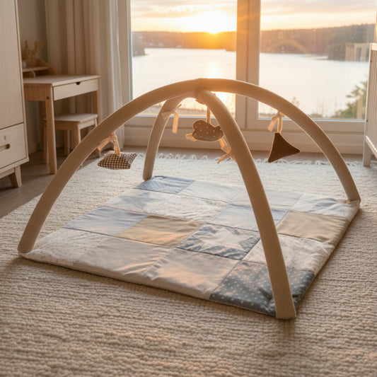 Babyleksaker Babygym KARLOOVA blå – En harmonisk plats för lek och upptäckt (80 x 80 cm)