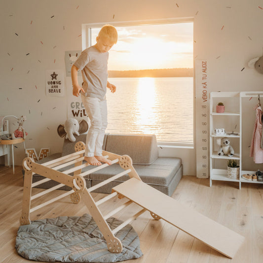 Klätterställning Klätterställning KLÄTTRA – Dubbelsidig med rutschkana och klättervägg i trä