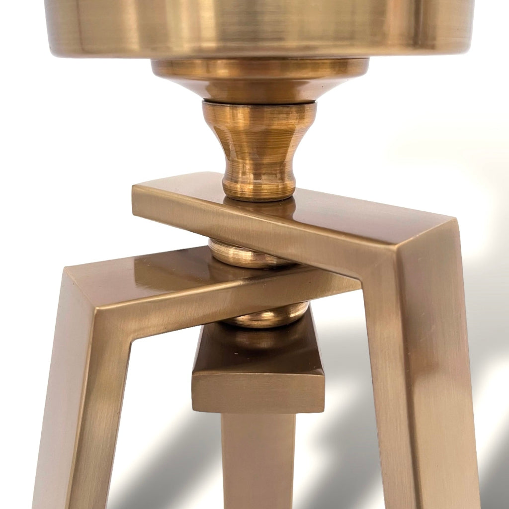 Ljusstake Ljusstake FOT – Tidlös elegans för stämningsfull belysning (Två storlekar)