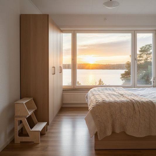 Pall Hjälpa-till-pall KLÄTTRA – i stilren trädesign (Flera varianter)