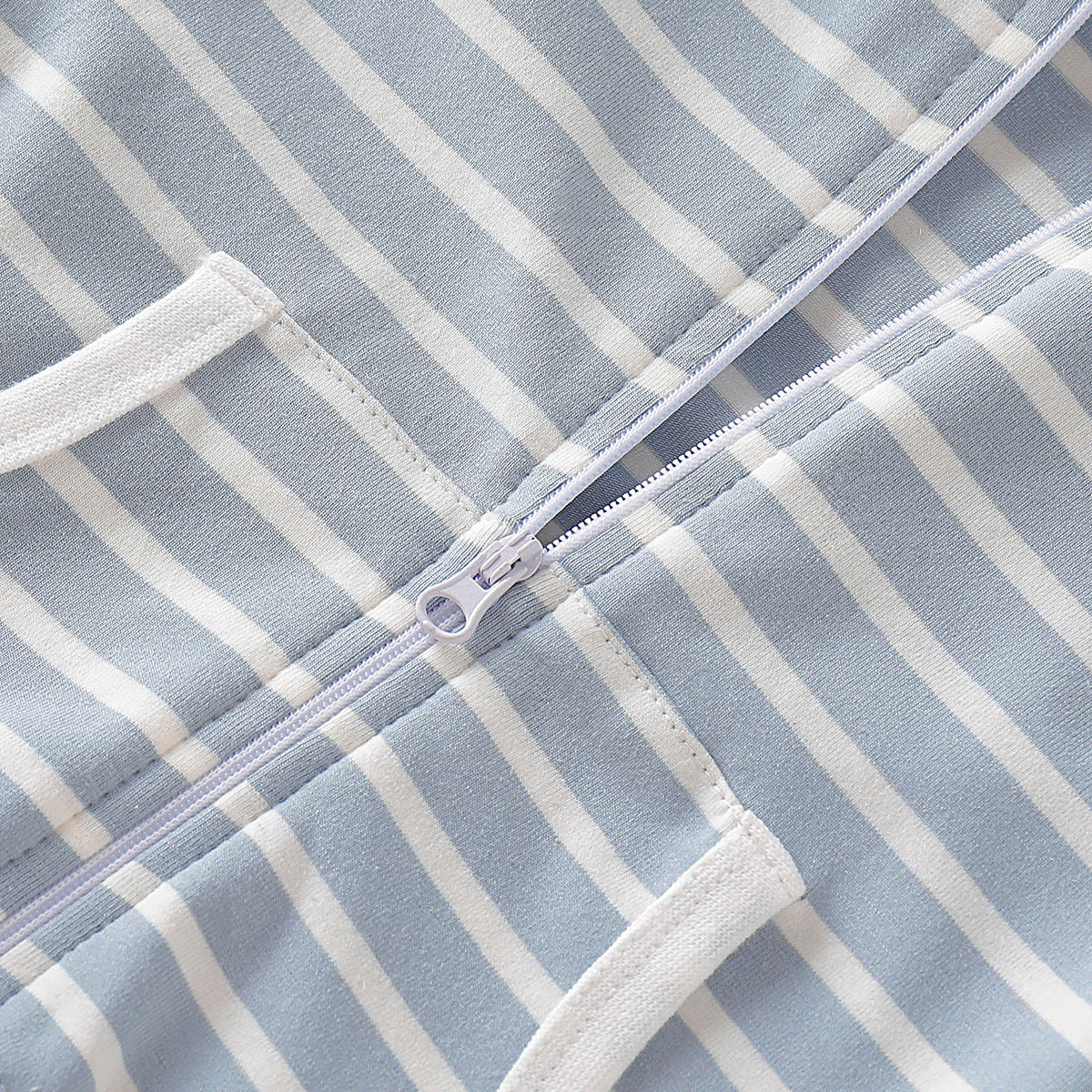 Pyjamas Pyjamas BUSSTRECK – Mjukt och lekfullt sovset för aktiva barn