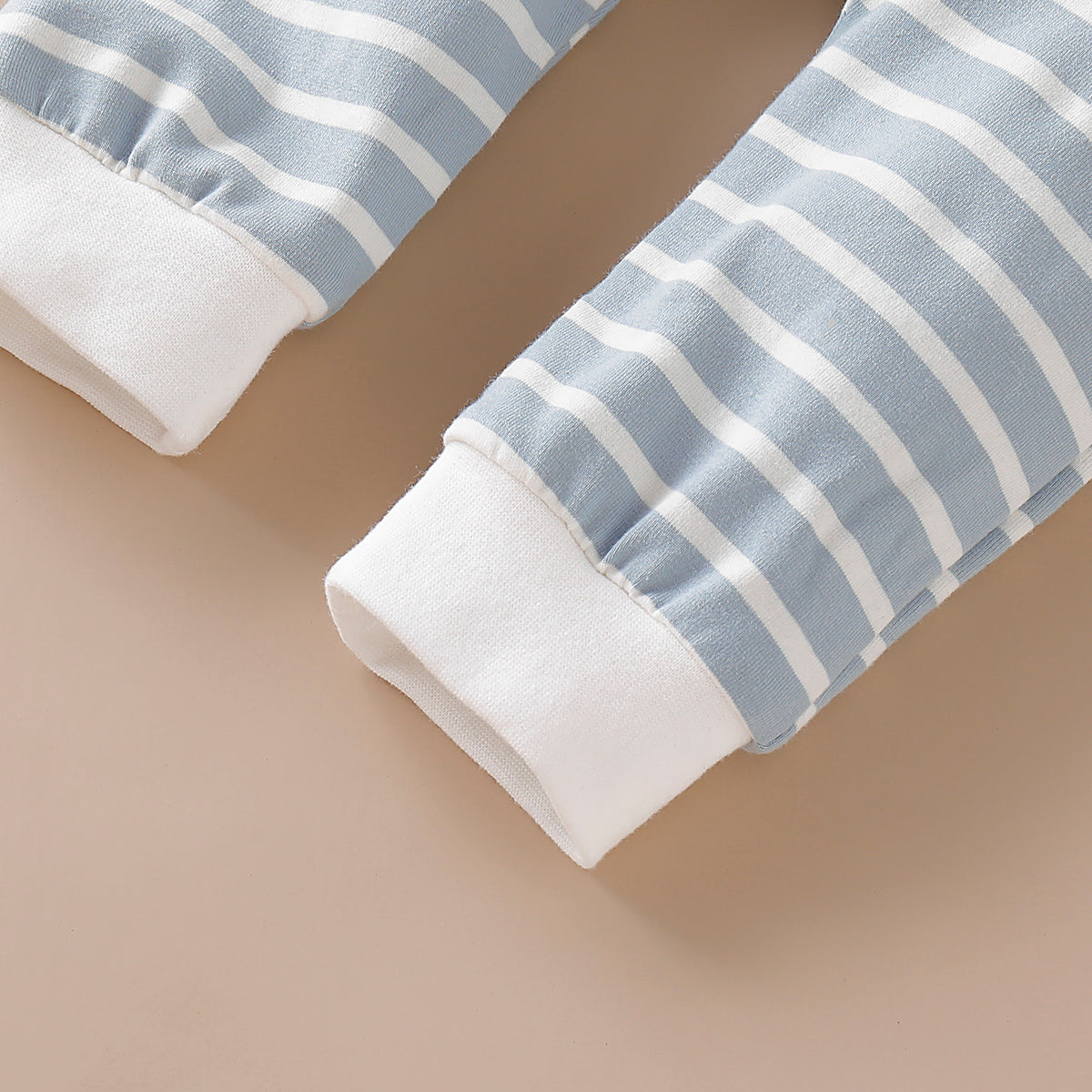 Pyjamas Pyjamas BUSSTRECK – Mjukt och lekfullt sovset för aktiva barn