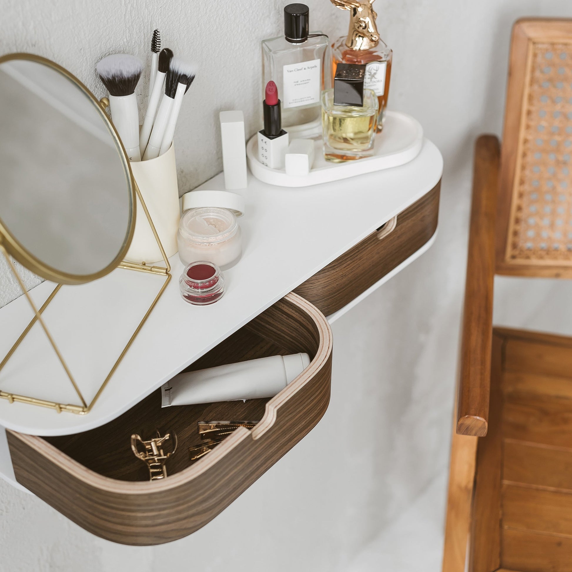 Hylla Vägghylla med 2 lådor VÅGEN – Modern väggförvaring med mjuka former (Flera varianter)