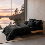 Bäddset Bäddset NJUTER - i tidlöst svart för dubbelsäng (220 x 240 cm)