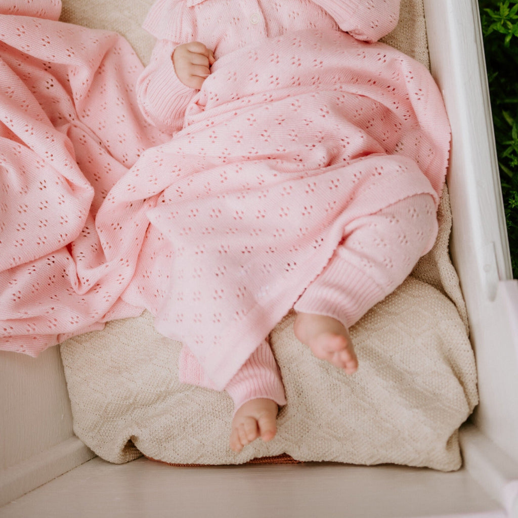Presentset Presentset LOVE – Exklusivt set med babyfilt och mössa i merinoull (Flera varianter)