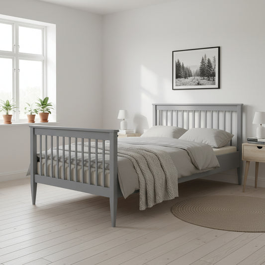 Säng Barnsäng EMIL – Klassisk och robust säng i massivt trä (Flera varianter)