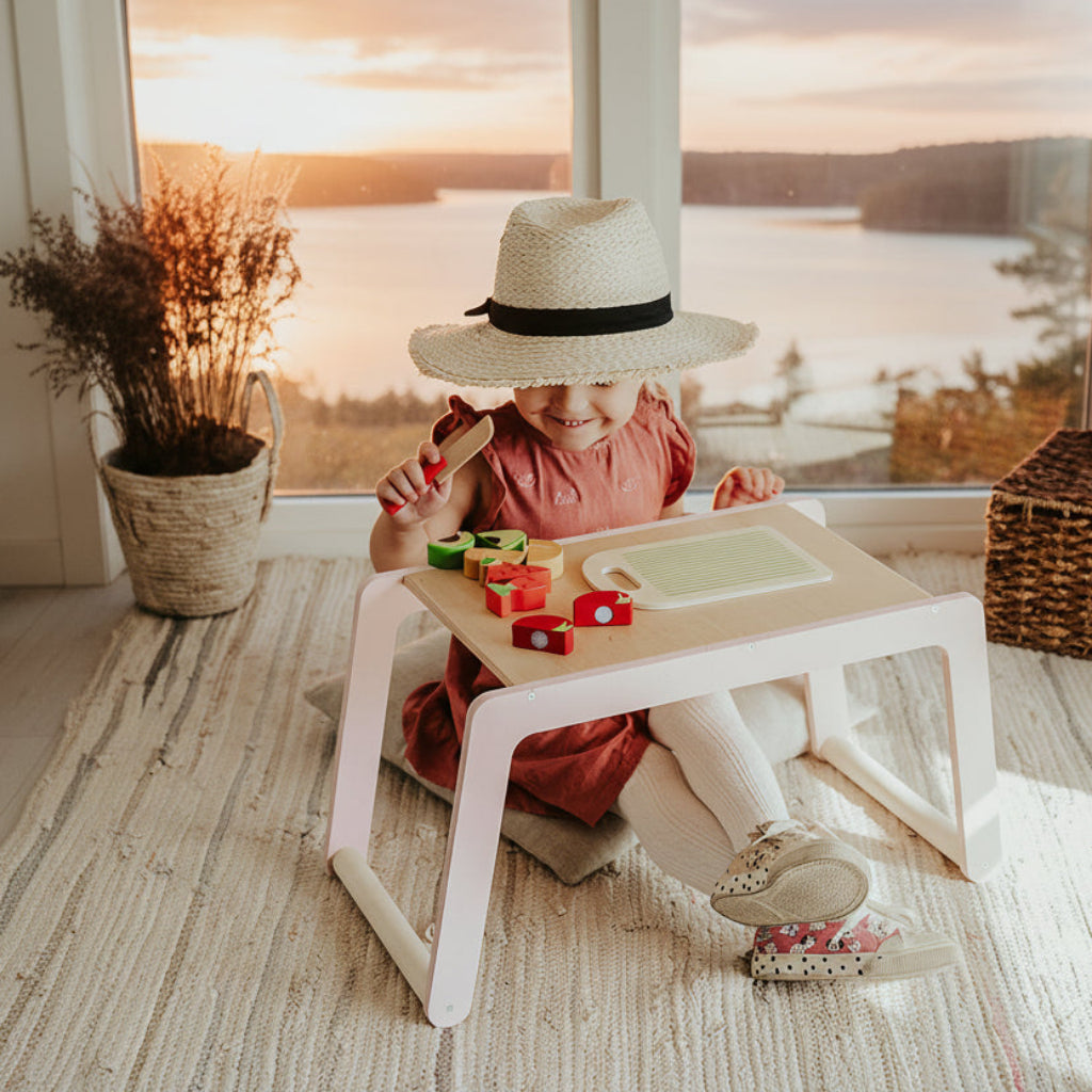 Skrivbord Aktivitetsbord FARM – Lågt lekbord i massiv furu för golvlek
